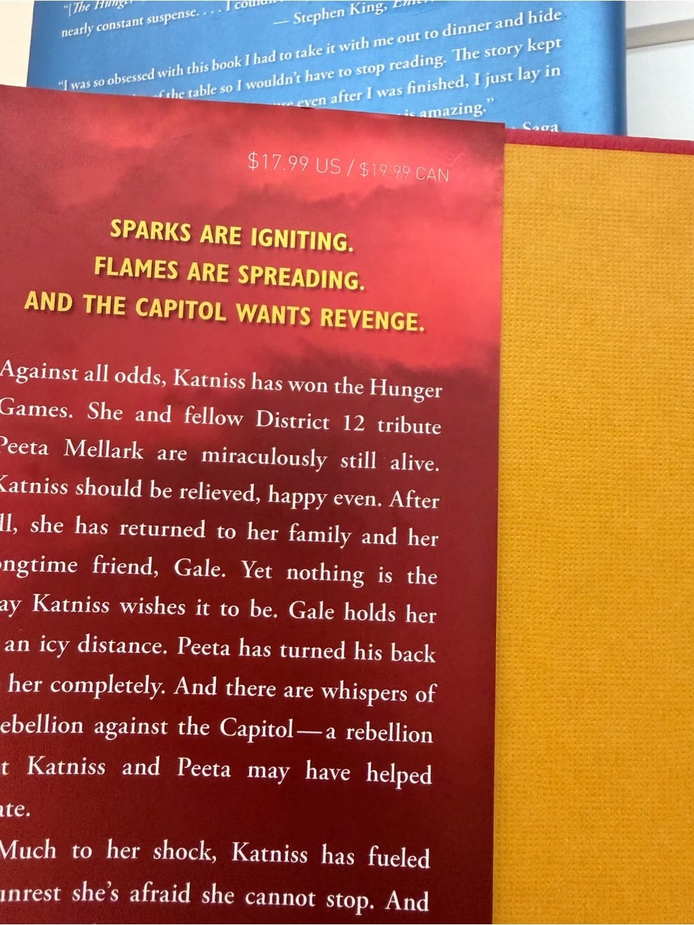 2 Hunger Games Books - Mockingjay & Catching Fire